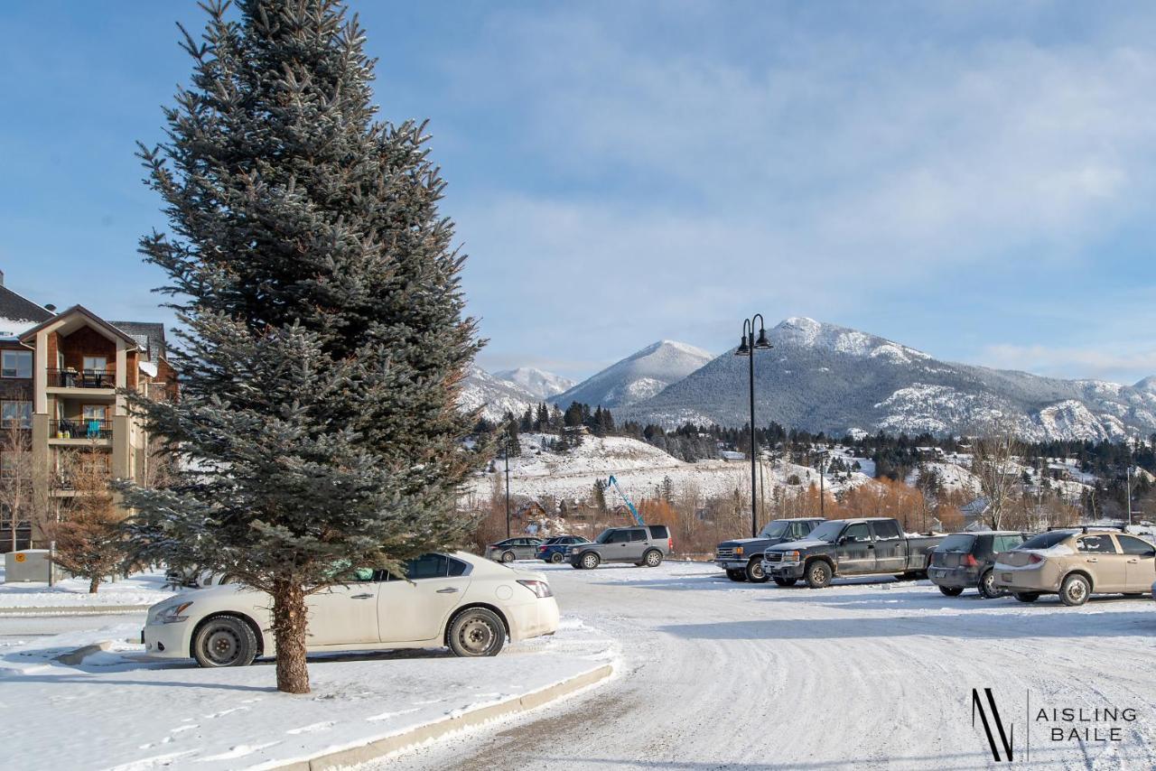 Rustic Modern 2 Bed 2 Bath With Lakeview Pool And Hot Tub Invermere Exteriör bild