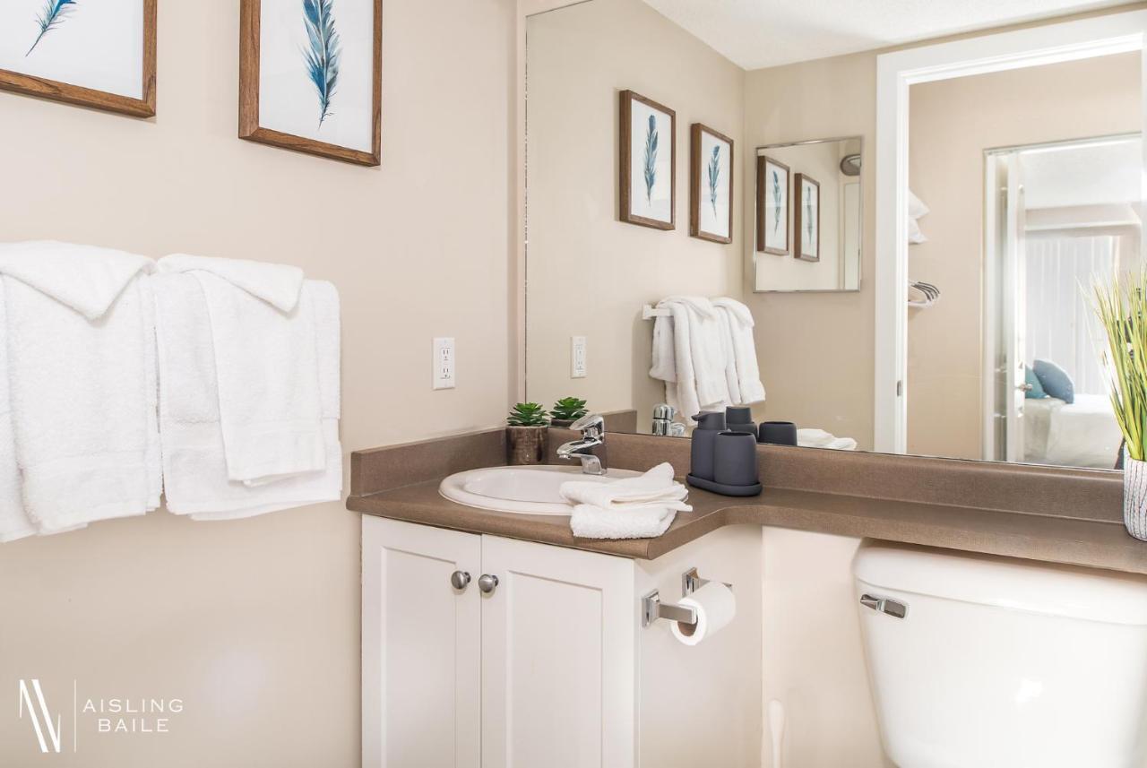 Rustic Modern 2 Bed 2 Bath With Lakeview Pool And Hot Tub Invermere Exteriör bild