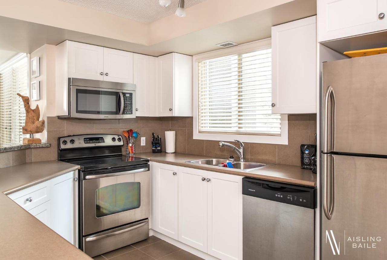 Rustic Modern 2 Bed 2 Bath With Lakeview Pool And Hot Tub Invermere Exteriör bild
